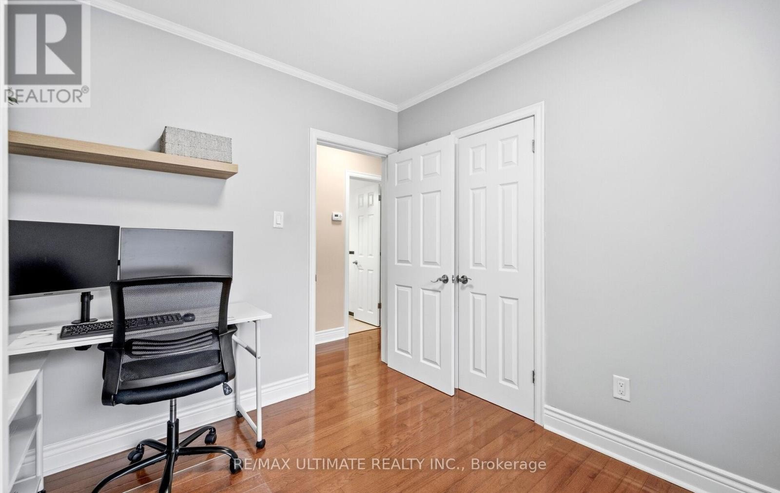 Bedroom 3 with closet - 5 Mendip Crescent, Toronto, ON