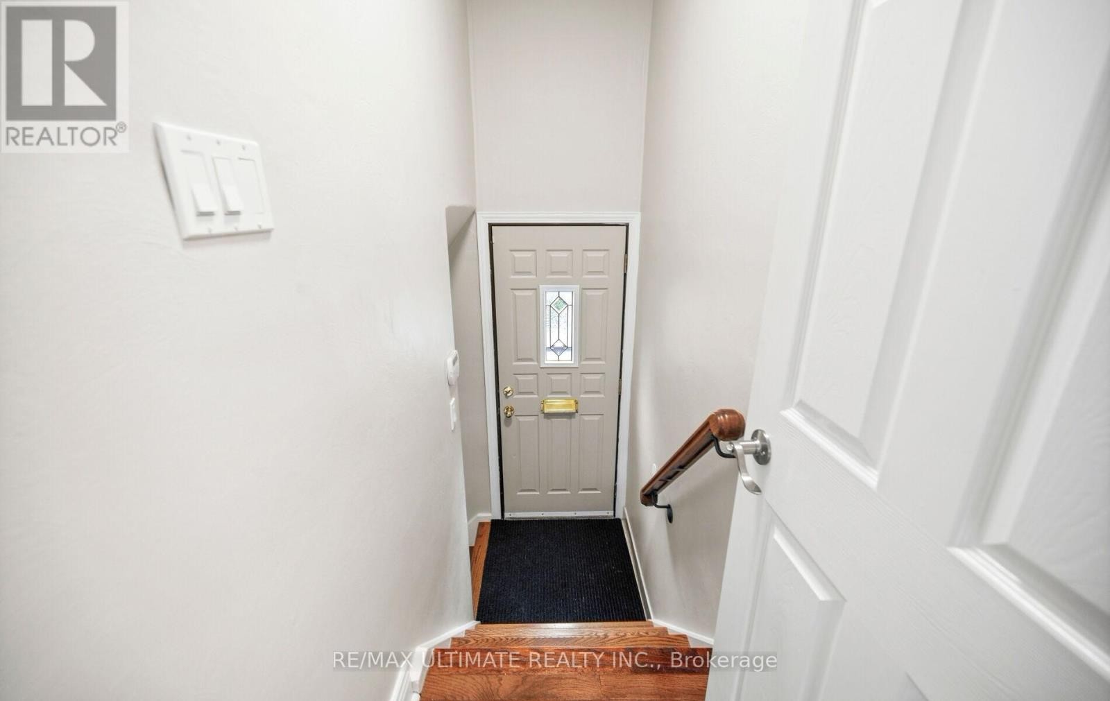 Steps to basement with separate entrance - 5 Mendip Crescent, Toronto, ON