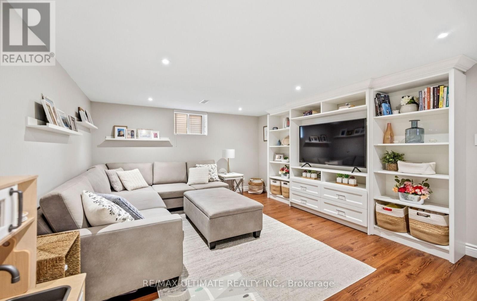 Basement living room with above grade window - 5 Mendip Crescent, Toronto, ON