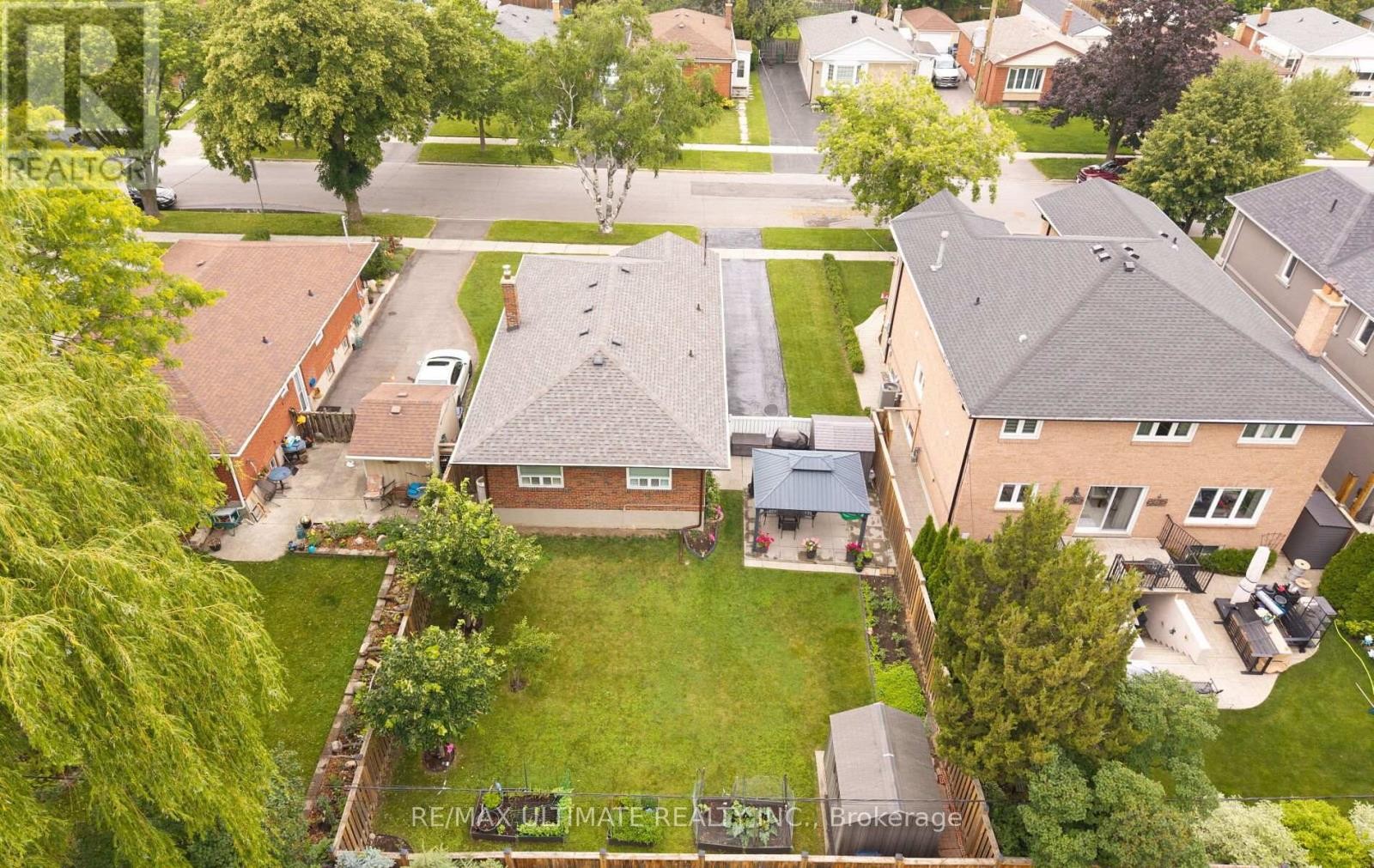 Quiet and family friendly street - 5 Mendip Crescent, Toronto, ON