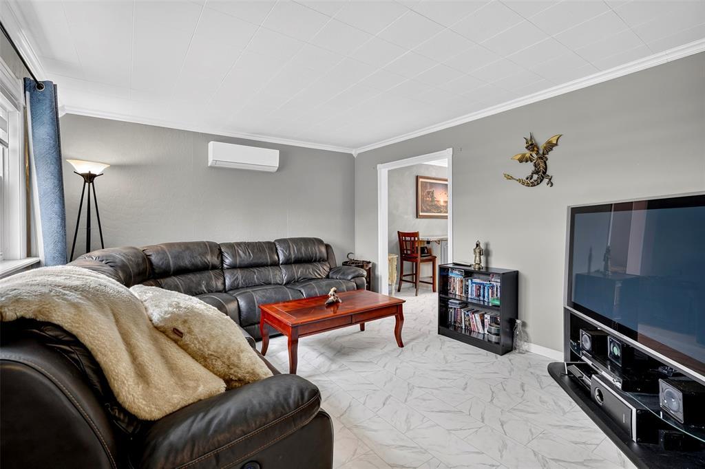 35 Crossroads Road, Carbonear, NL - Indoor Photo Showing Living Room
