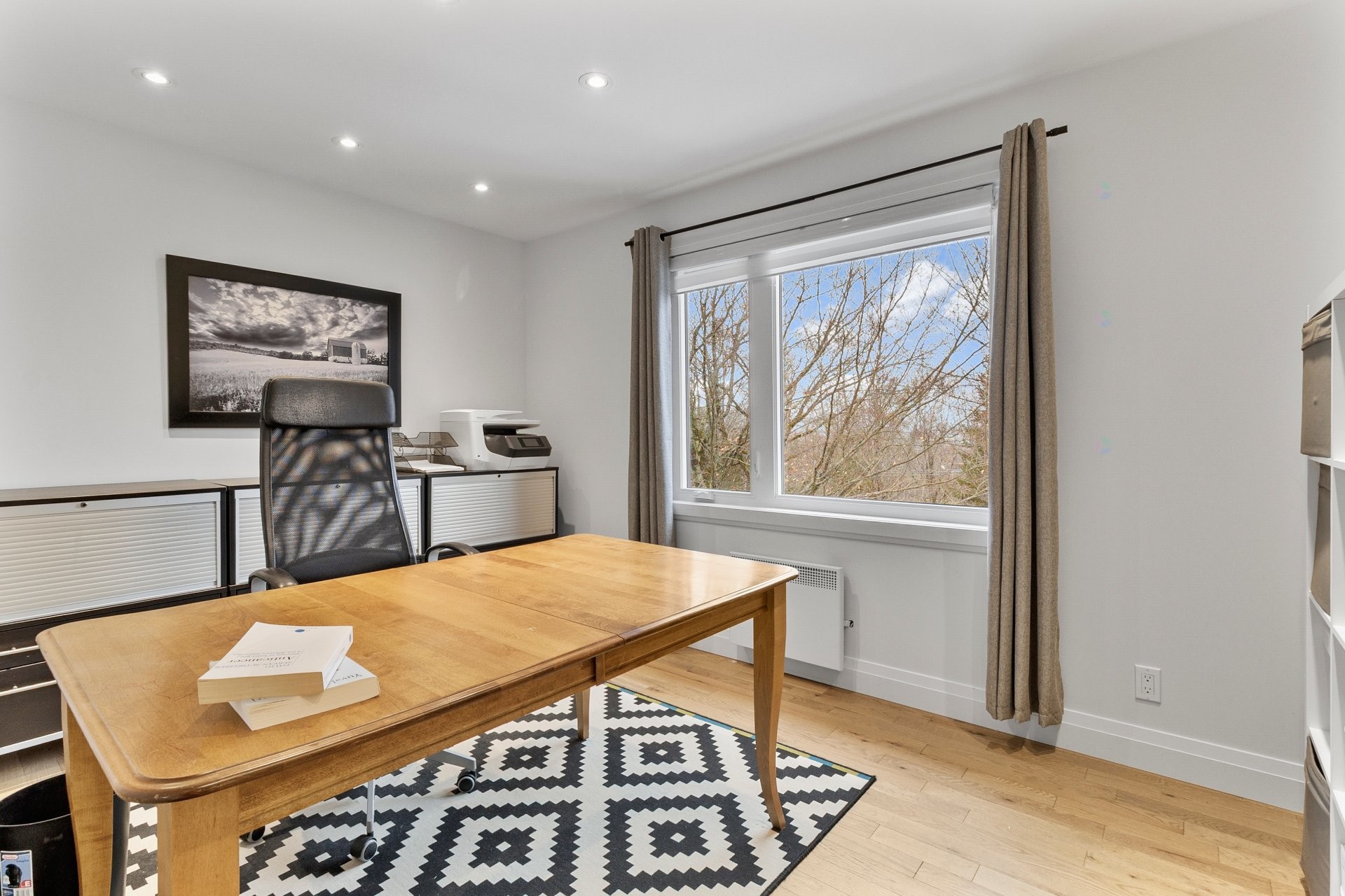 Office - 230 Rue René, Magog, QC