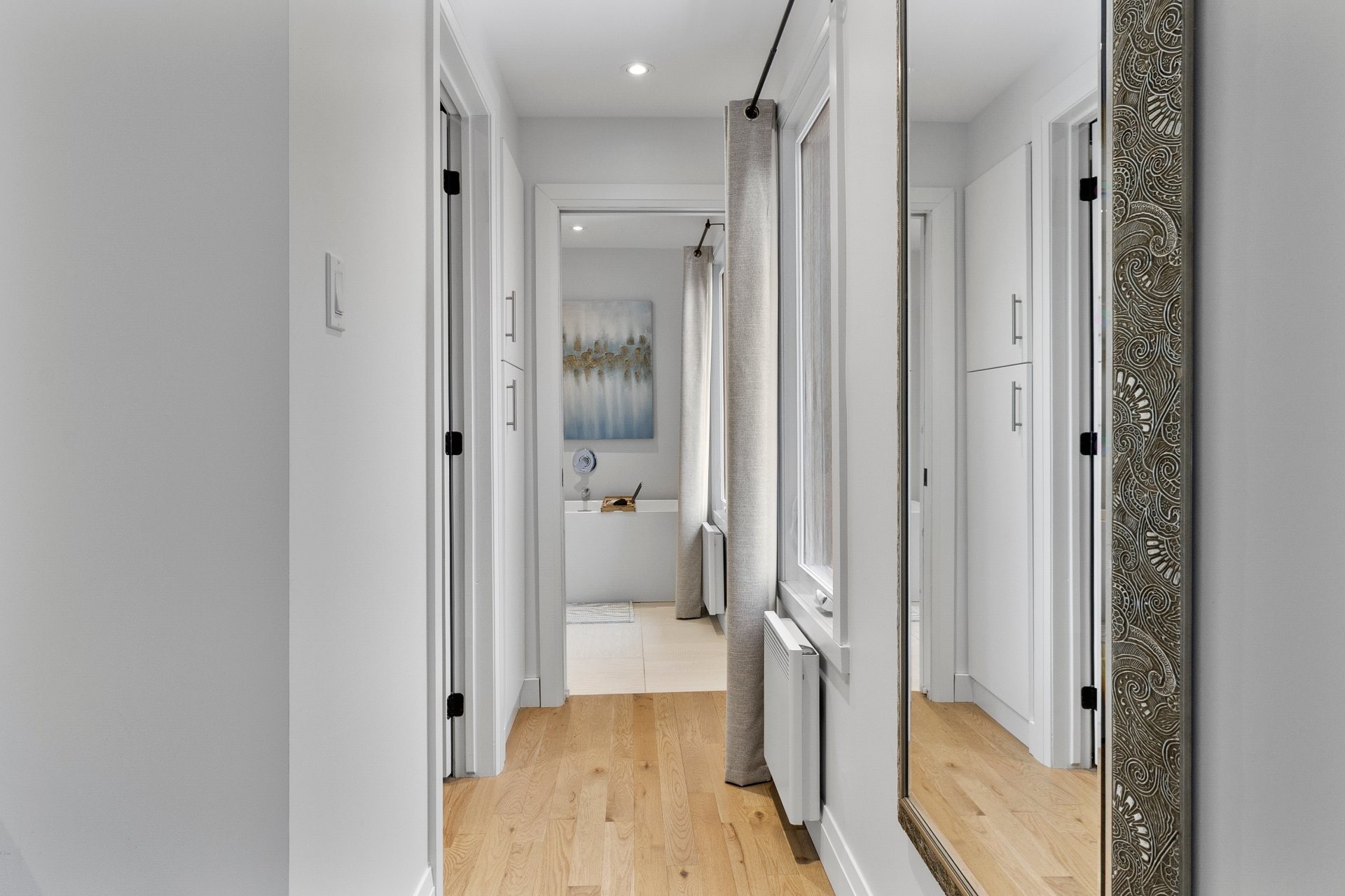 Passageway - 230 Rue René, Magog, QC