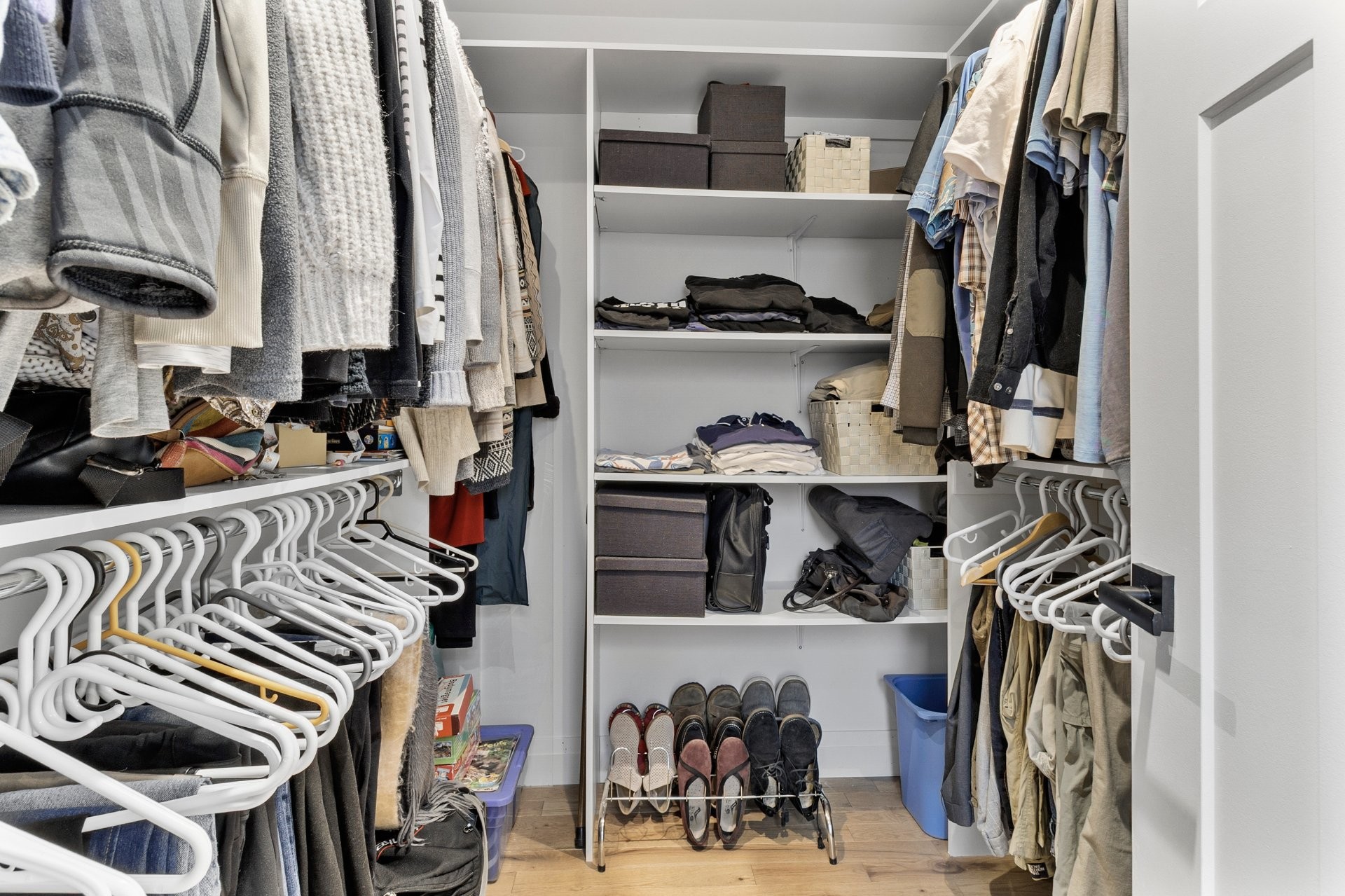Closet - 230 Rue René, Magog, QC