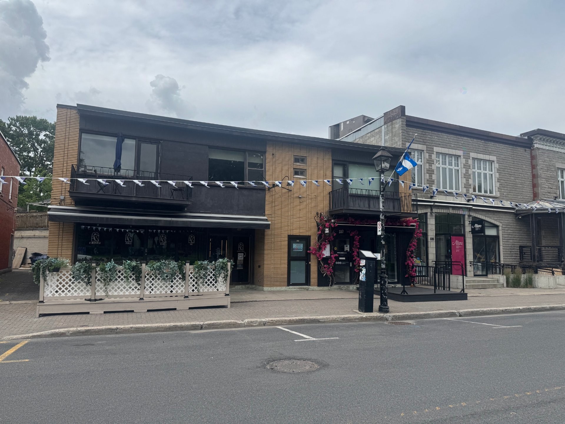 Façade - 1-339 Rue St-Charles O., Longueuil (Le Vieux-Longueuil), QC - Outdoor