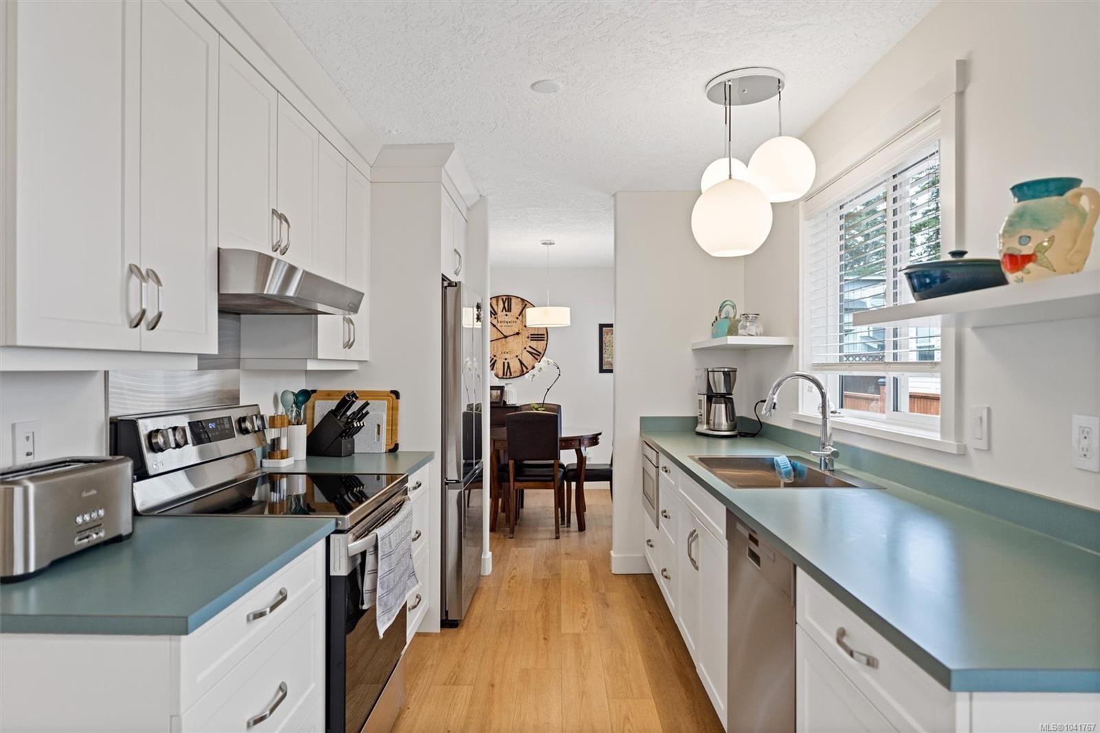 84 Wolf Lane, View Royal, BC