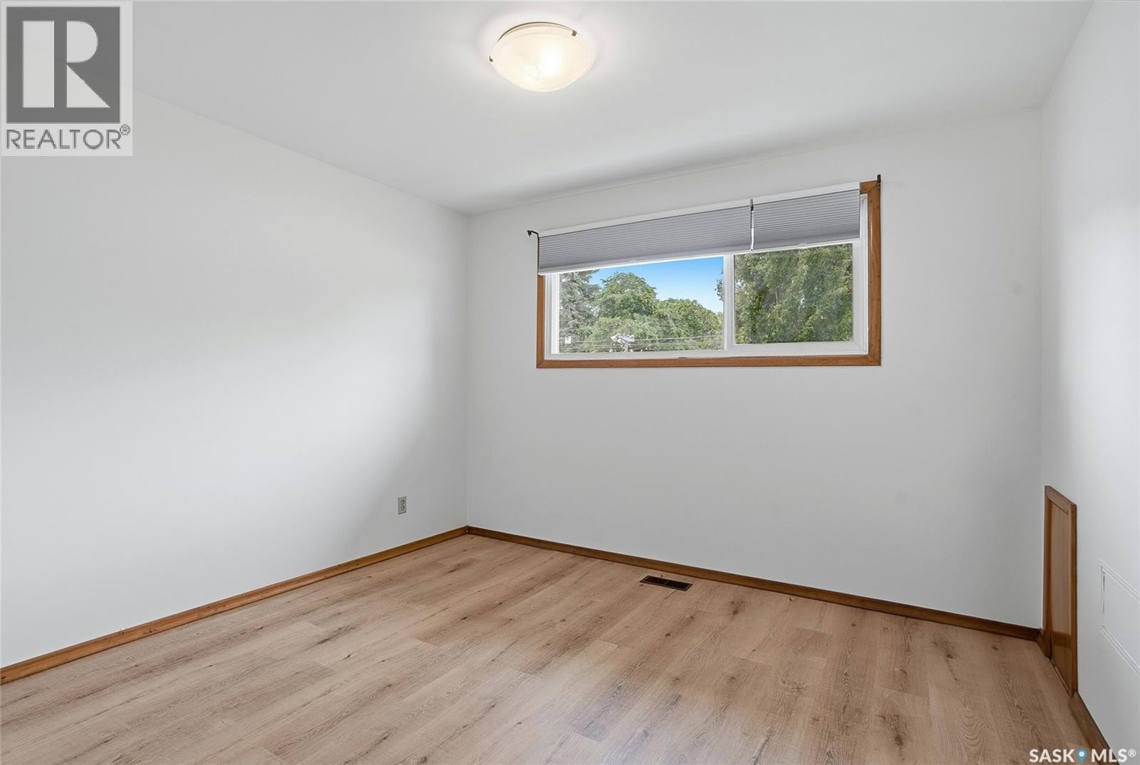 S 1704 Preston Avenue S, Saskatoon, SK