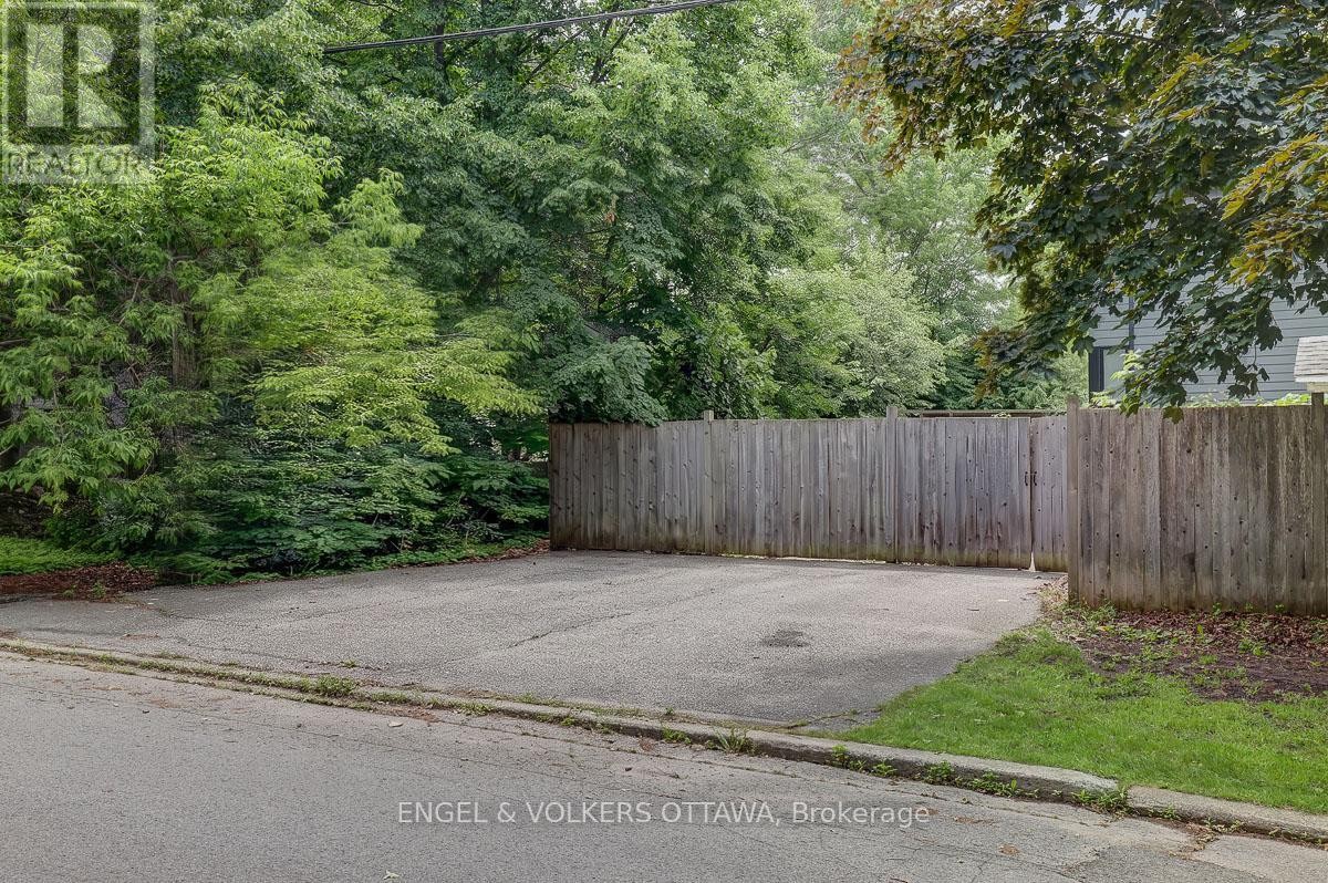 229 Daniel Avenue, Ottawa, ON
