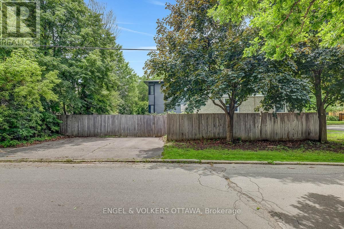229 Daniel Avenue, Ottawa, ON