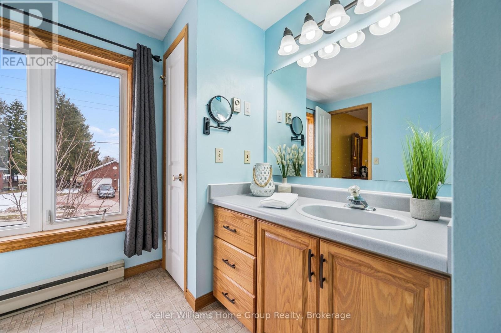 28 Edward Street, Mapleton, ON