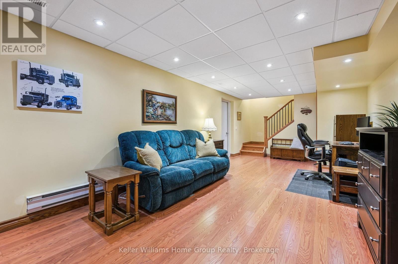 28 Edward Street, Mapleton, ON