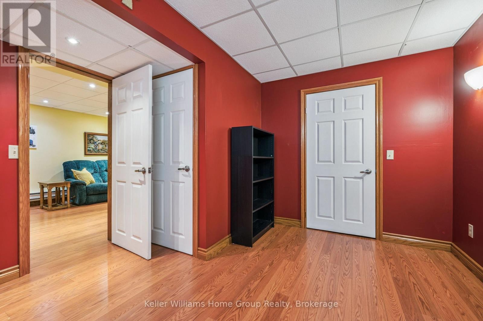 28 Edward Street, Mapleton, ON