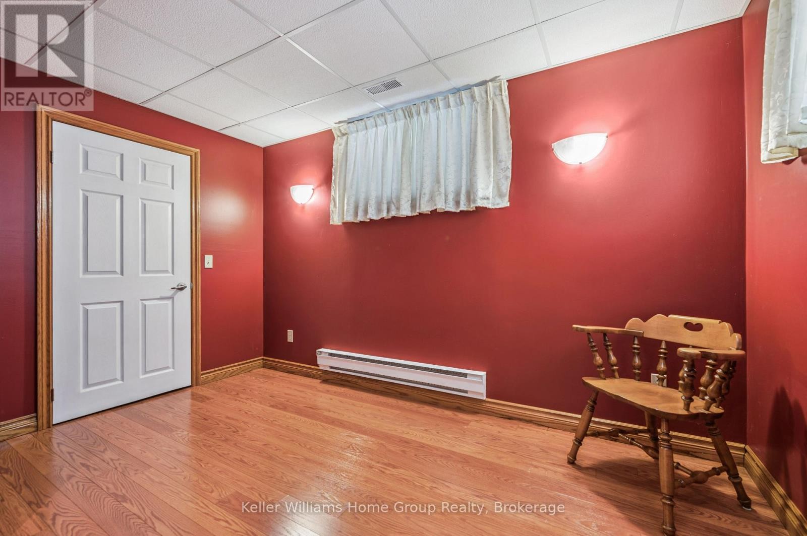 28 Edward Street, Mapleton, ON