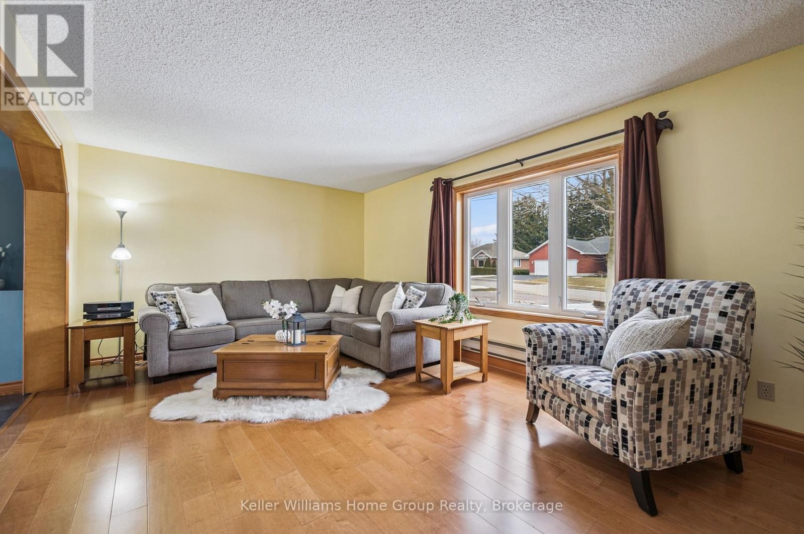 28 Edward Street, Mapleton, ON
