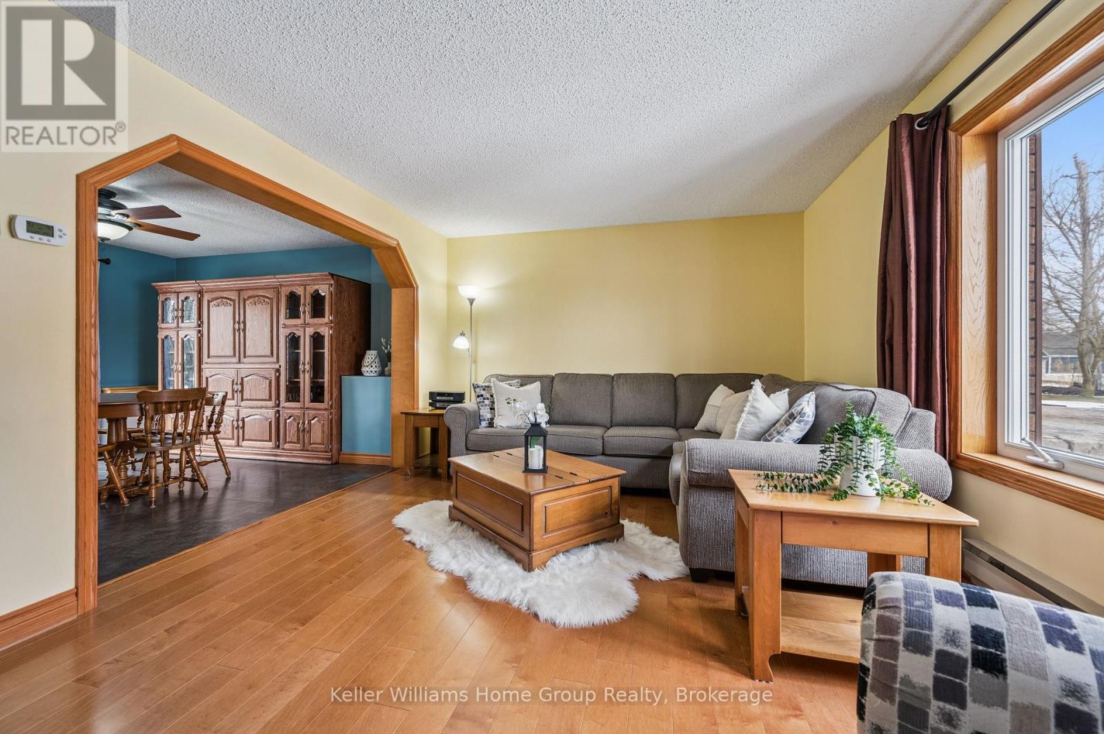 28 Edward Street, Mapleton, ON