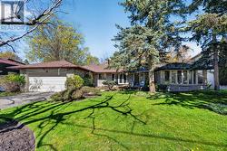 18 BRIAN CLIFF DRIVE Toronto, ON M3B 2G2