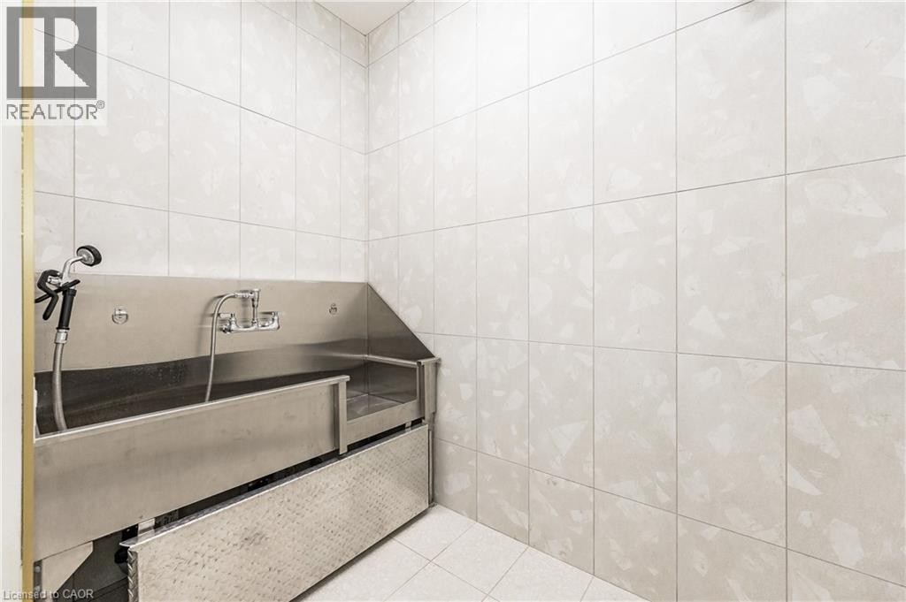 Amenity - Dog Washing Station - 24 Union Street E Unit# 103, Waterloo, ON