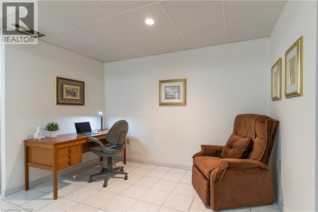 Beautiful office space - 102 Markson Crescent, Hamilton, ON