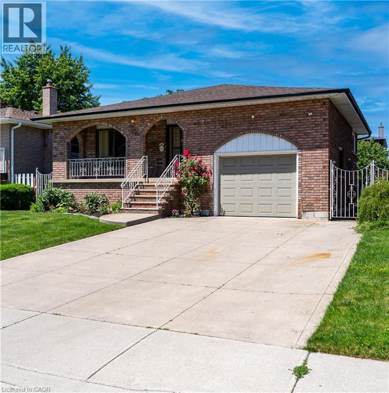 Beautiful property on a great location - 102 Markson Crescent, Hamilton, ON