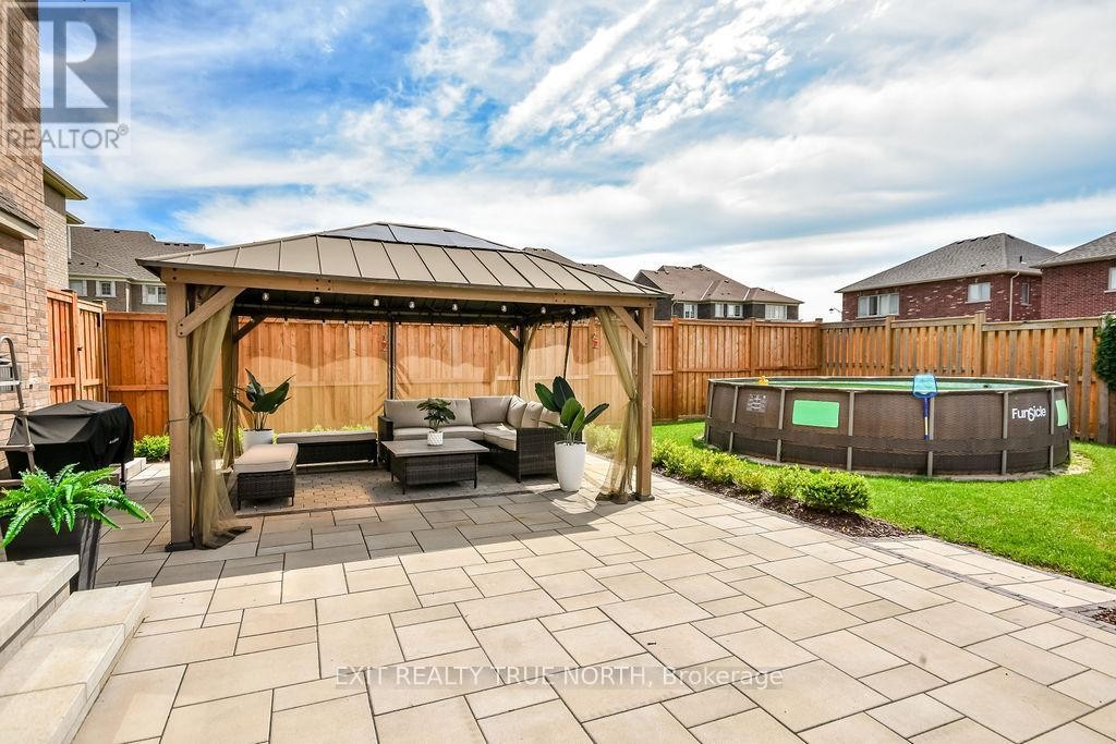 108 Rugman Crescent, Springwater, ON