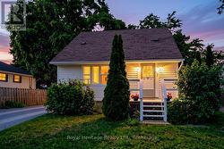 722 GILLESPIE AVENUE Peterborough (Otonabee Ward 1), ON K9J 4B7
