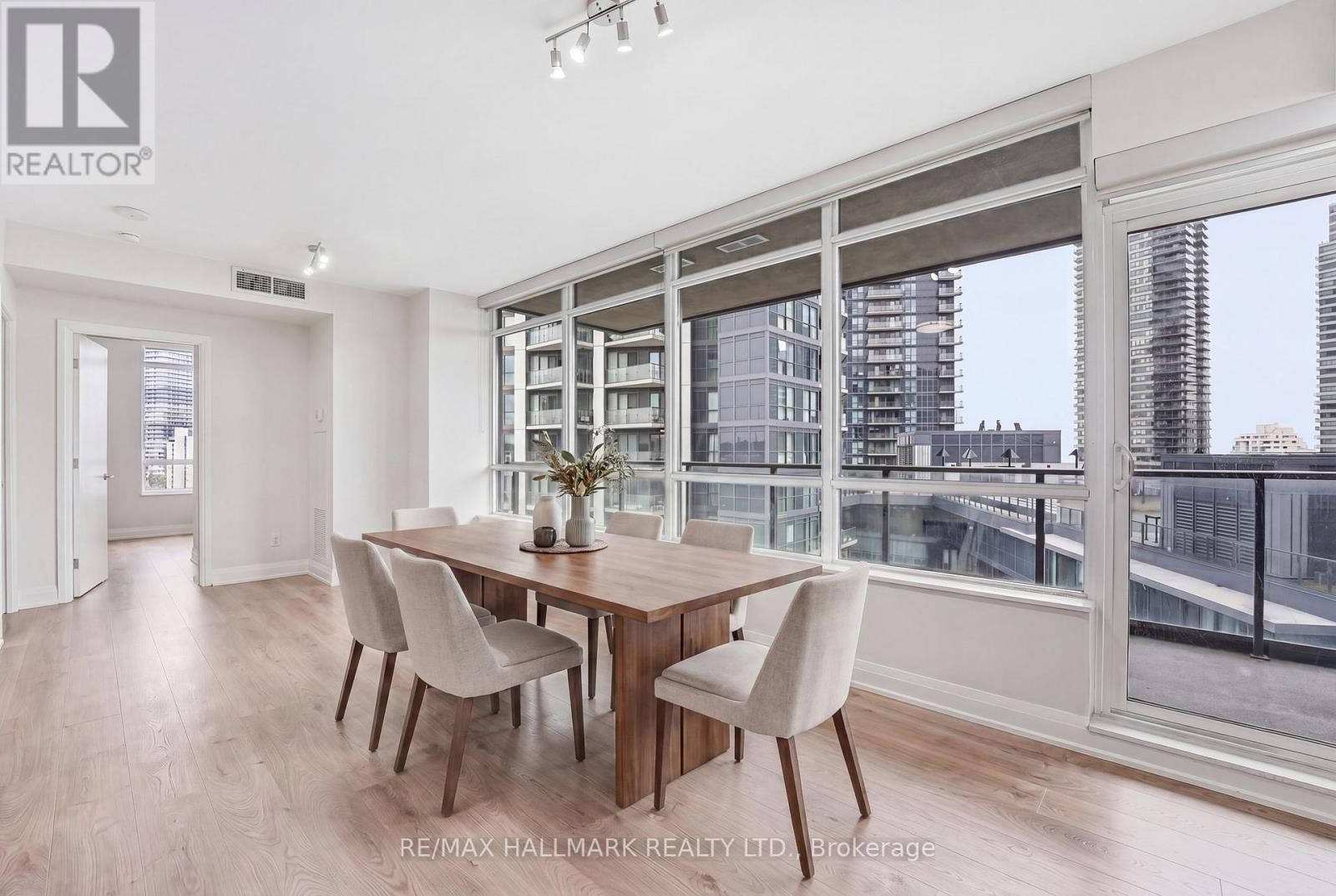 710 - 36 Park Lawn Road, Toronto, ON