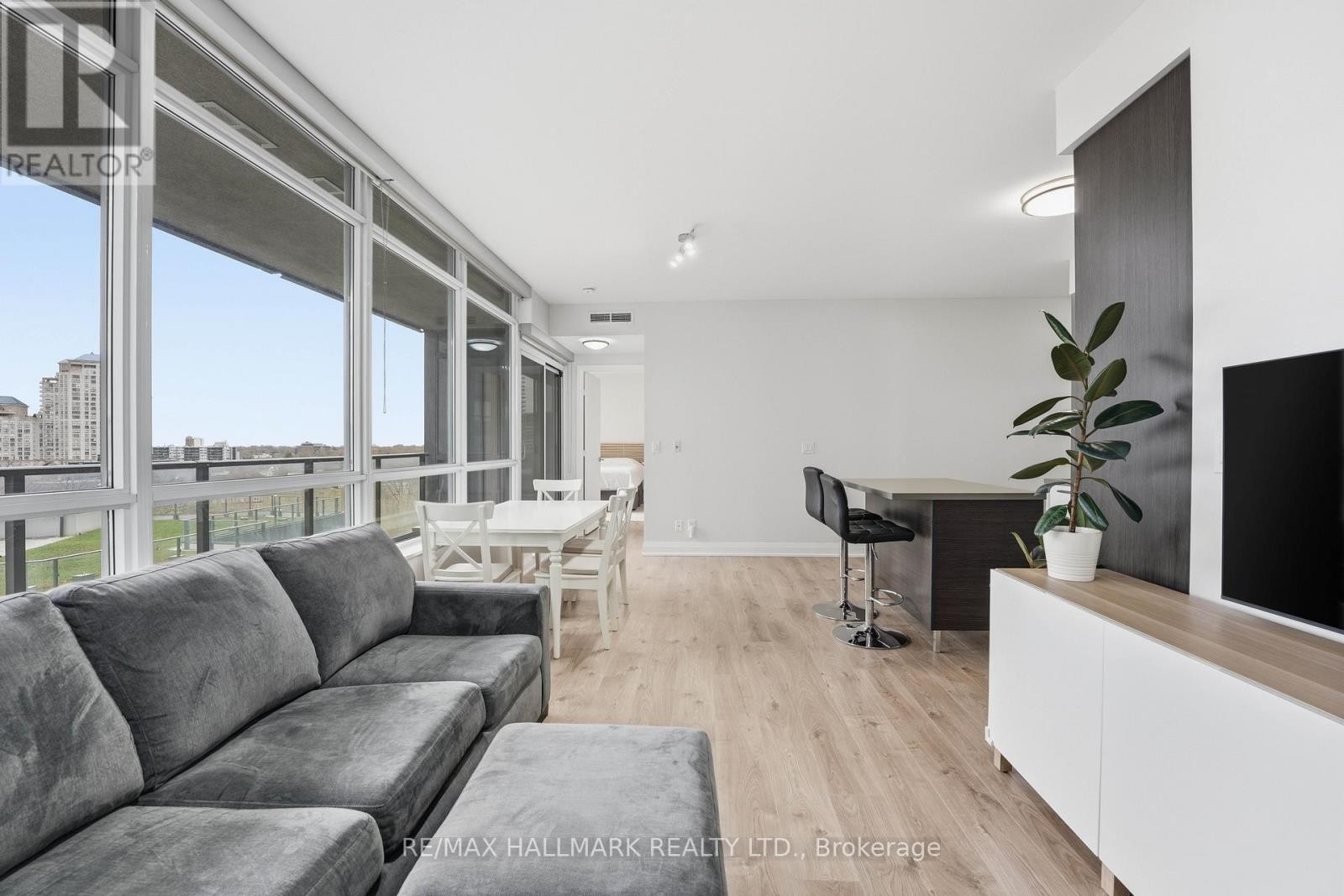 710 - 36 Park Lawn Road, Toronto, ON