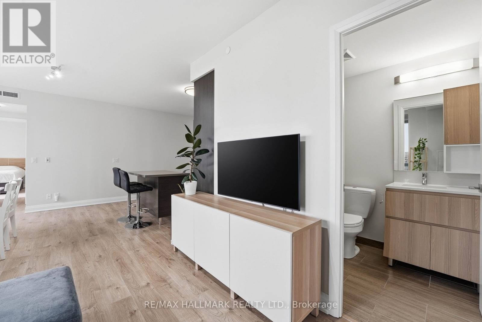 710 - 36 Park Lawn Road, Toronto, ON