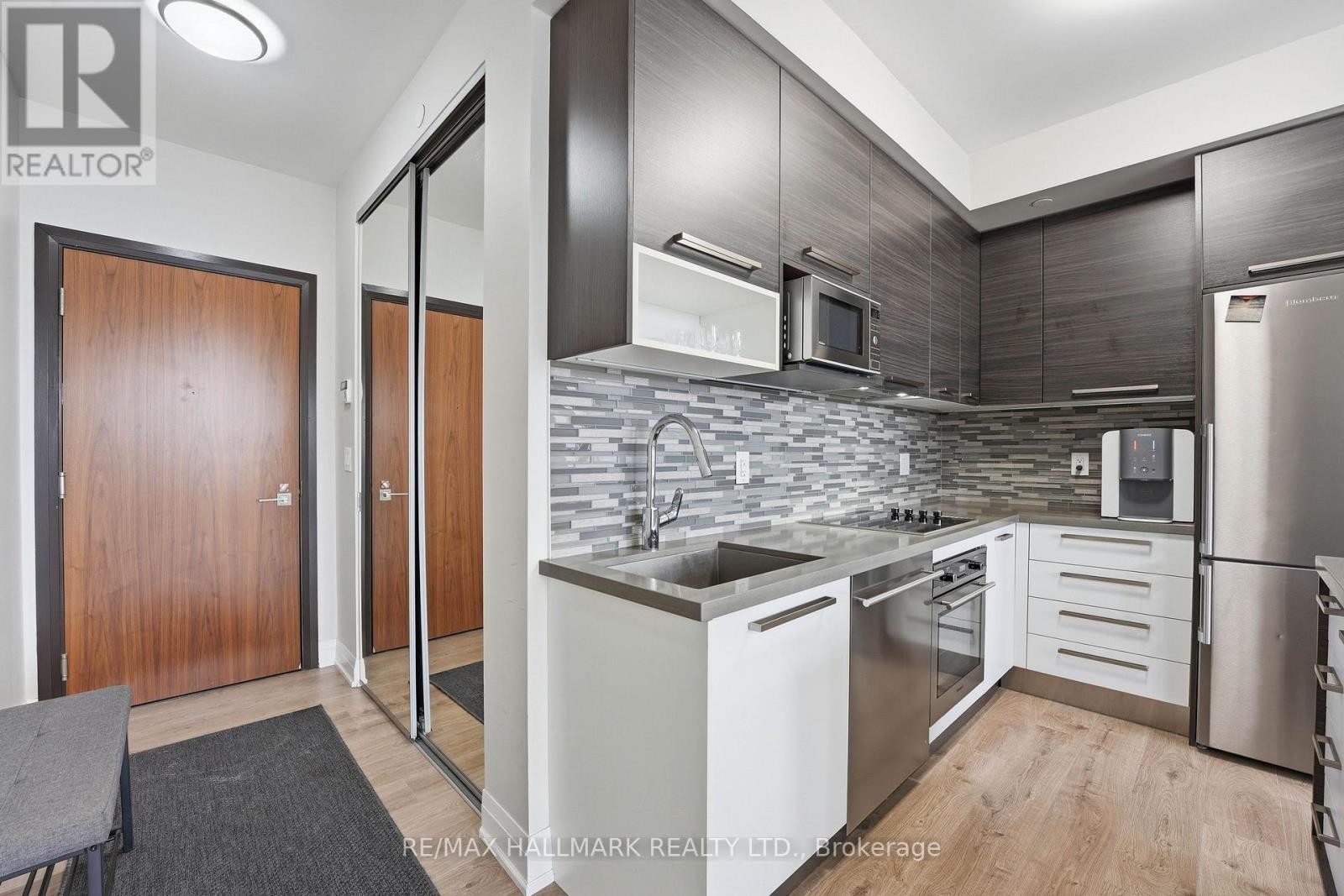 710 - 36 Park Lawn Road, Toronto, ON