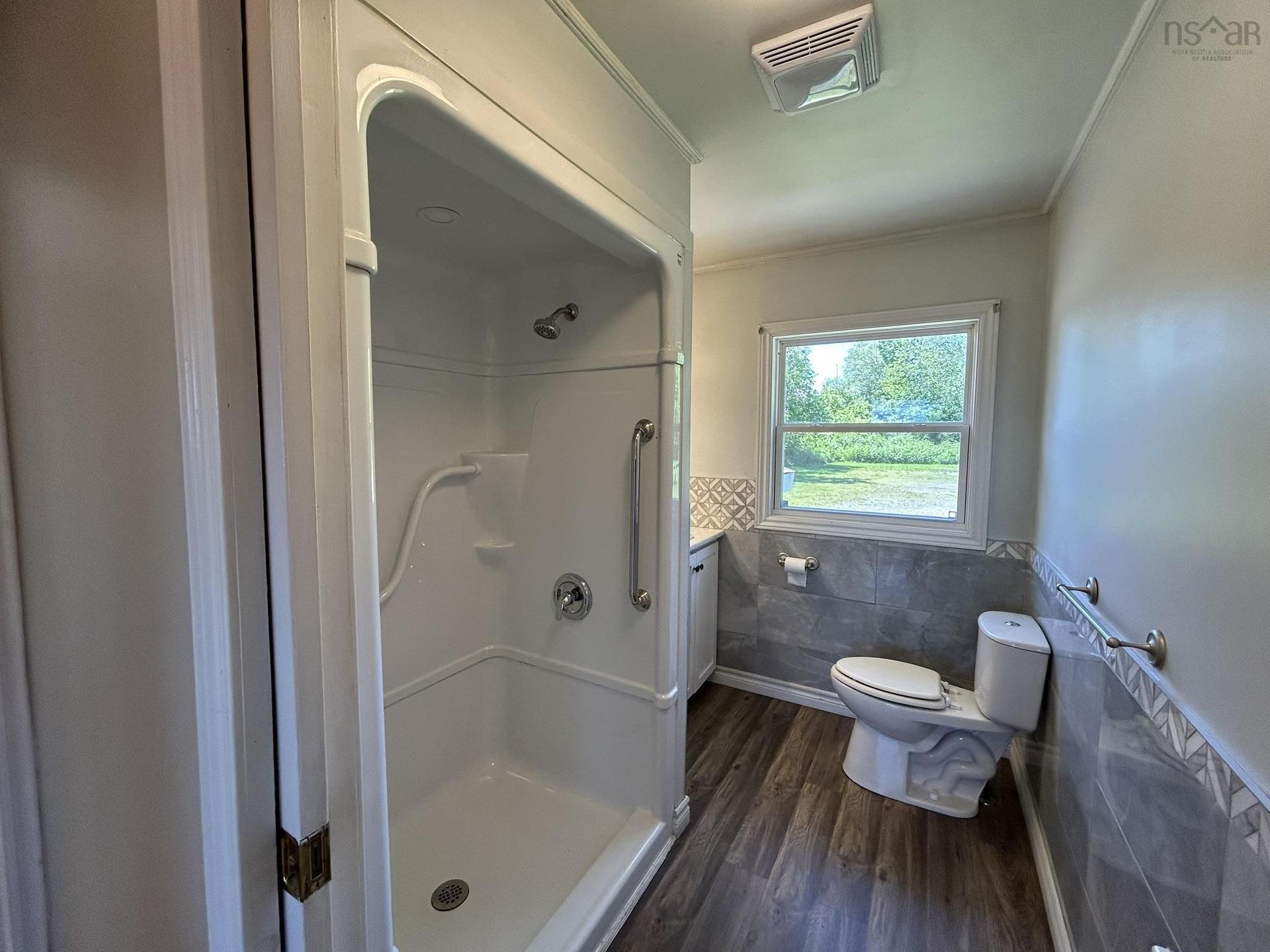 826 1 Highway, Mount Denson, NS - Indoor Photo Showing Bathroom