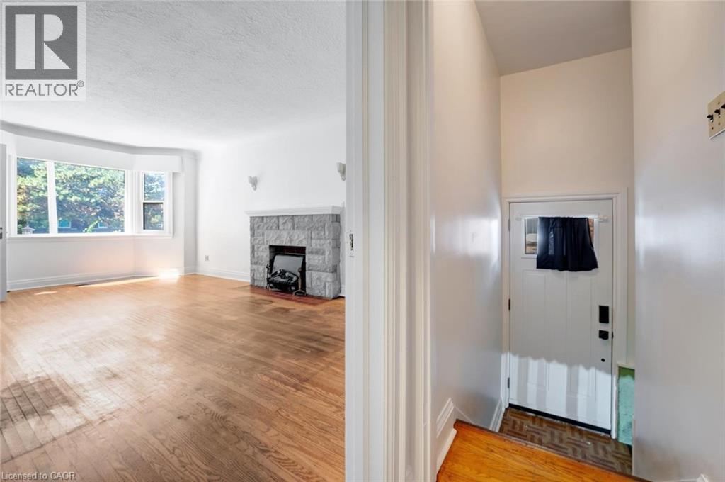 135 Wexford Avenue S, Hamilton, ON
