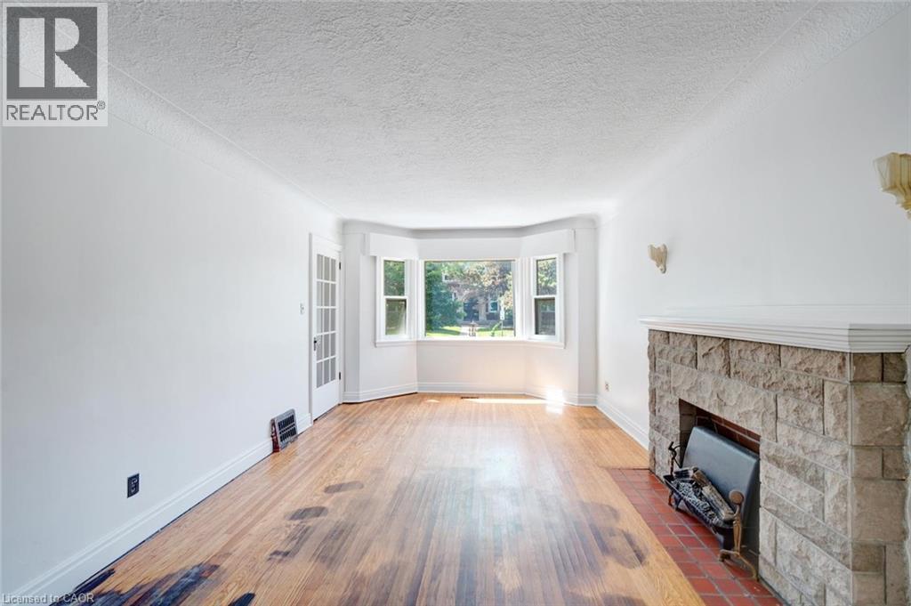 135 Wexford Avenue S, Hamilton, ON
