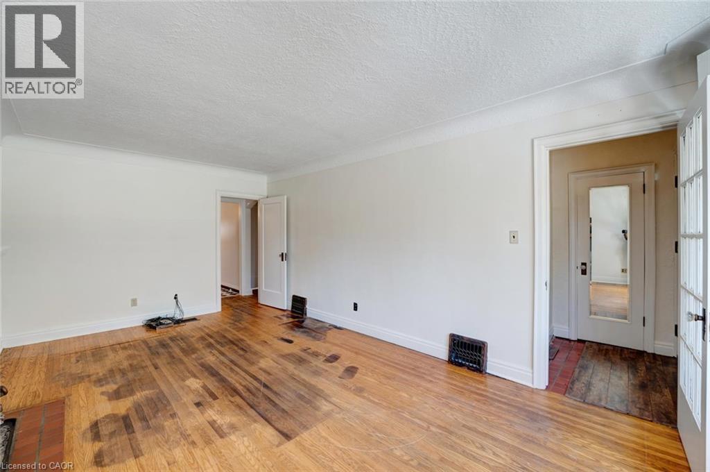 135 Wexford Avenue S, Hamilton, ON