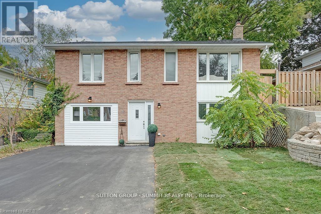 Upper - 16 Upper Canada Drive, Kitchener, ON