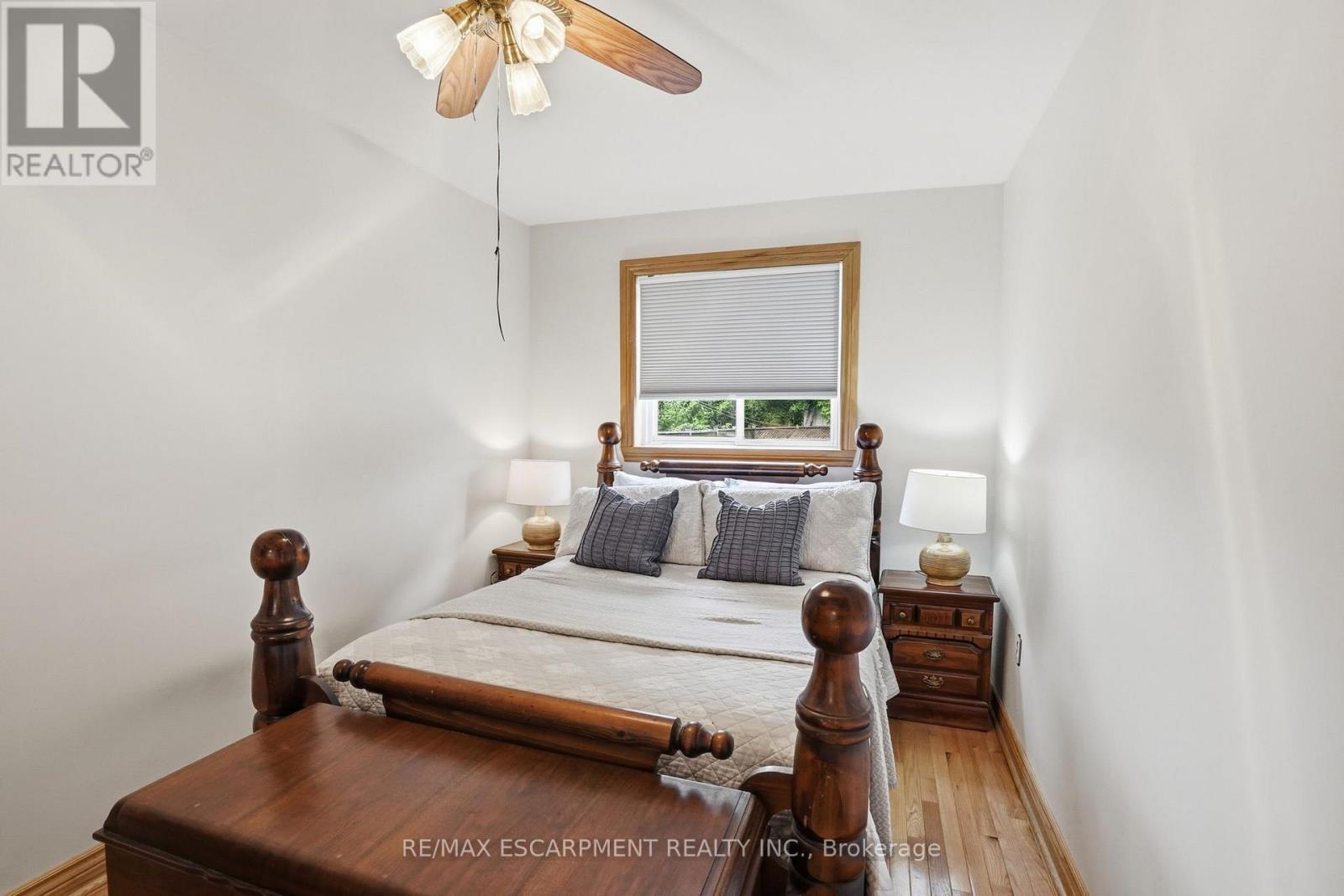 17 Tuxedo Avenue S, Hamilton, ON