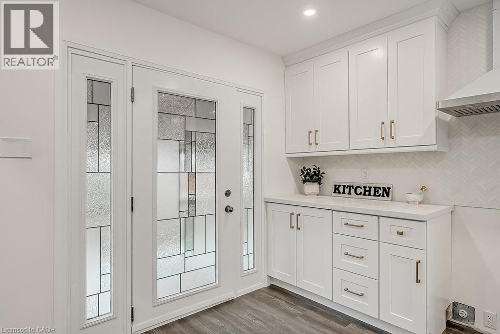16 Upper Canada Drive Unit# Upper, Waterloo, ON
