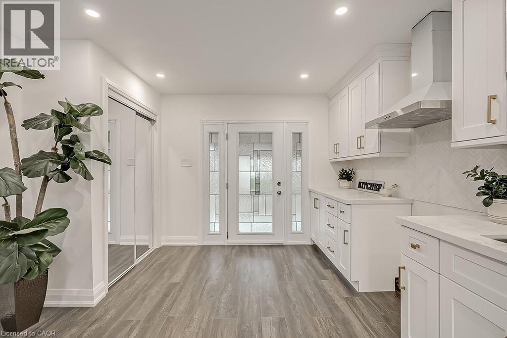 16 Upper Canada Drive Unit# Upper, Waterloo, ON
