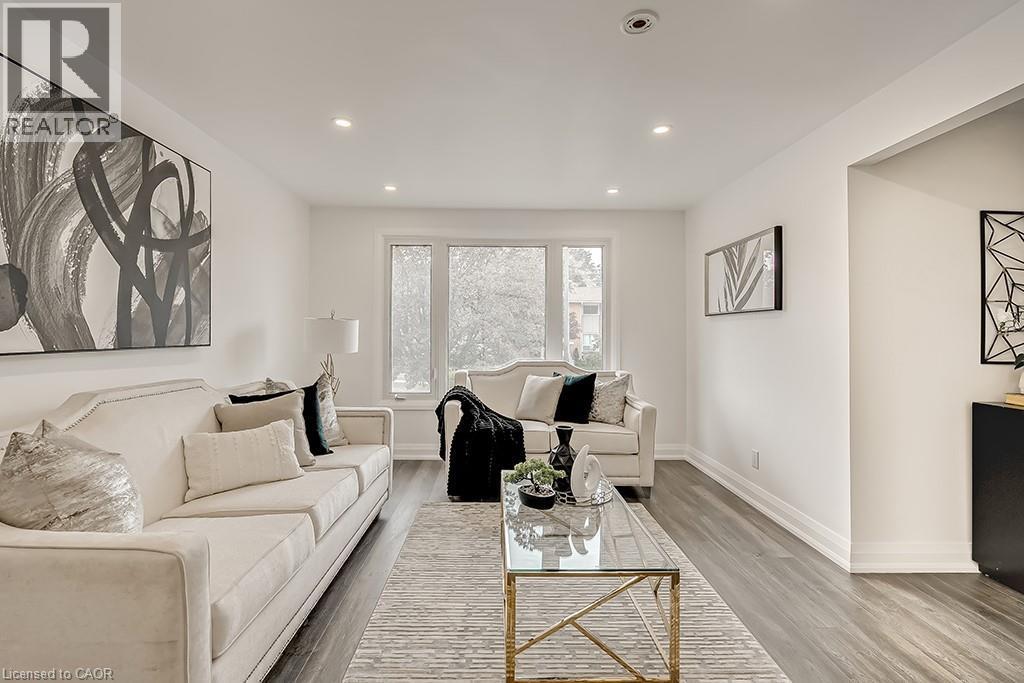 16 Upper Canada Drive Unit# Upper, Waterloo, ON