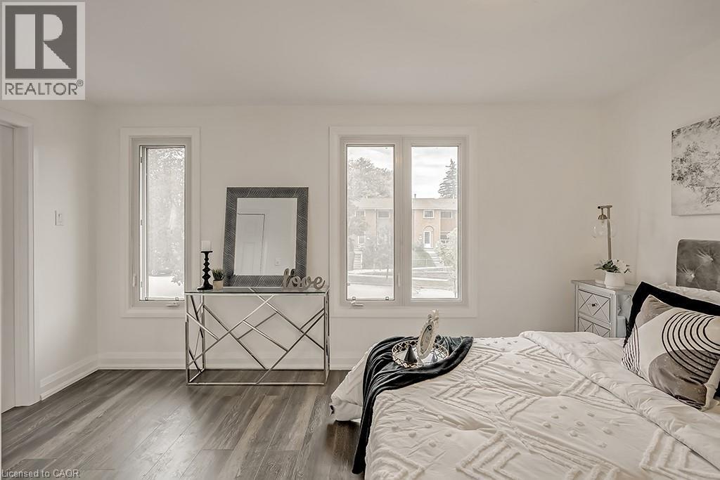 16 Upper Canada Drive Unit# Upper, Waterloo, ON