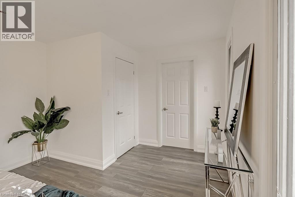 16 Upper Canada Drive Unit# Upper, Waterloo, ON