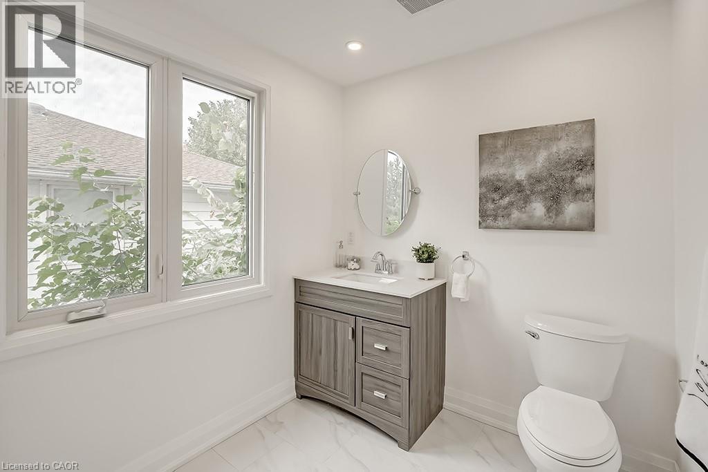 16 Upper Canada Drive Unit# Upper, Waterloo, ON