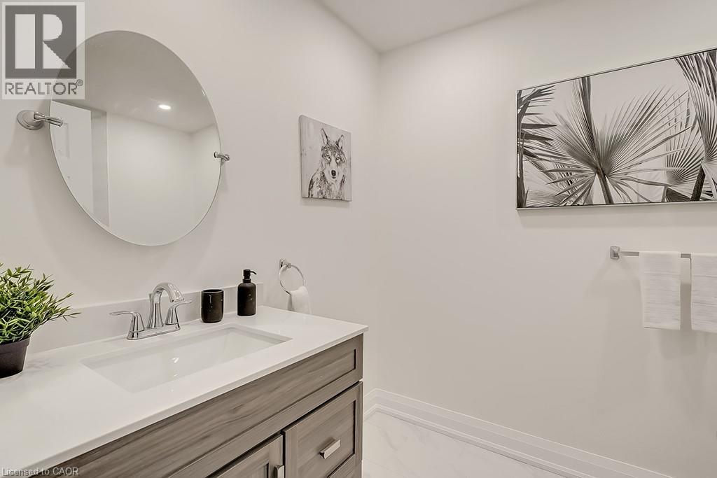 16 Upper Canada Drive Unit# Upper, Waterloo, ON