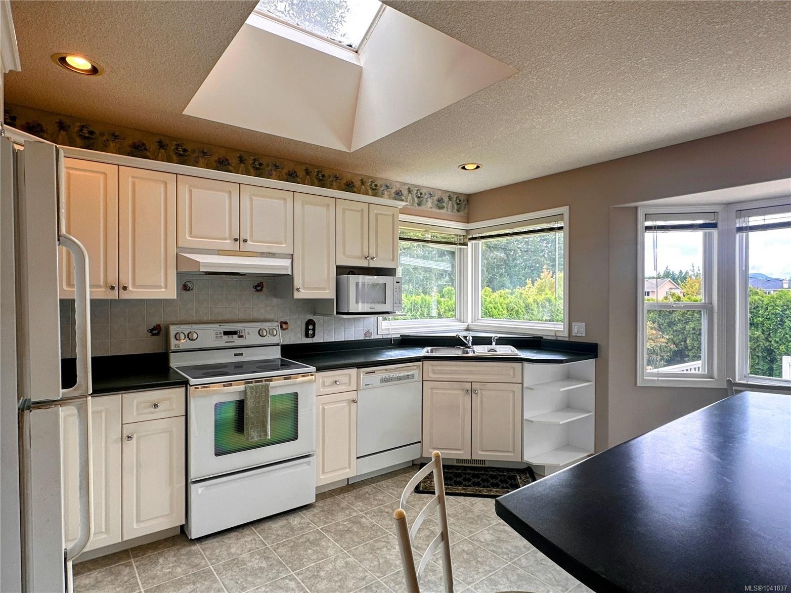 5295 Crestview Dr, Nanaimo, BC