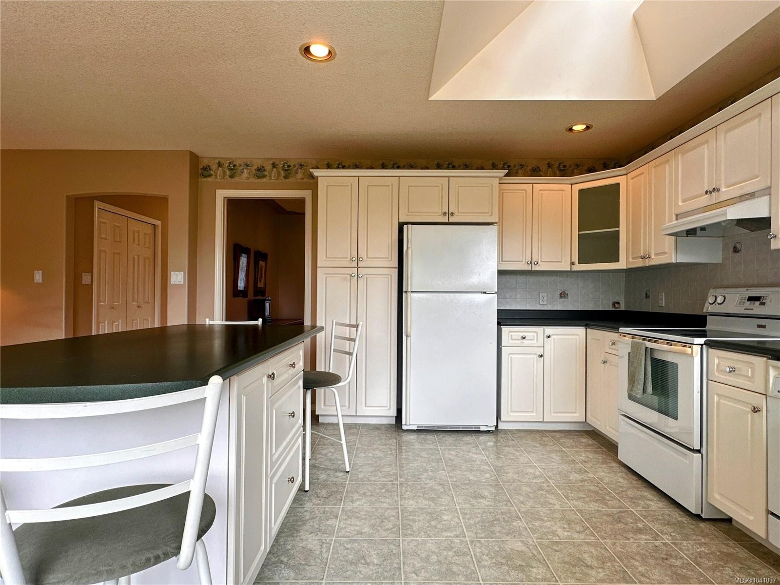 5295 Crestview Dr, Nanaimo, BC