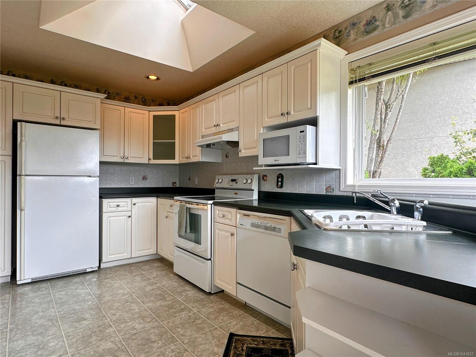5295 Crestview Dr, Nanaimo, BC