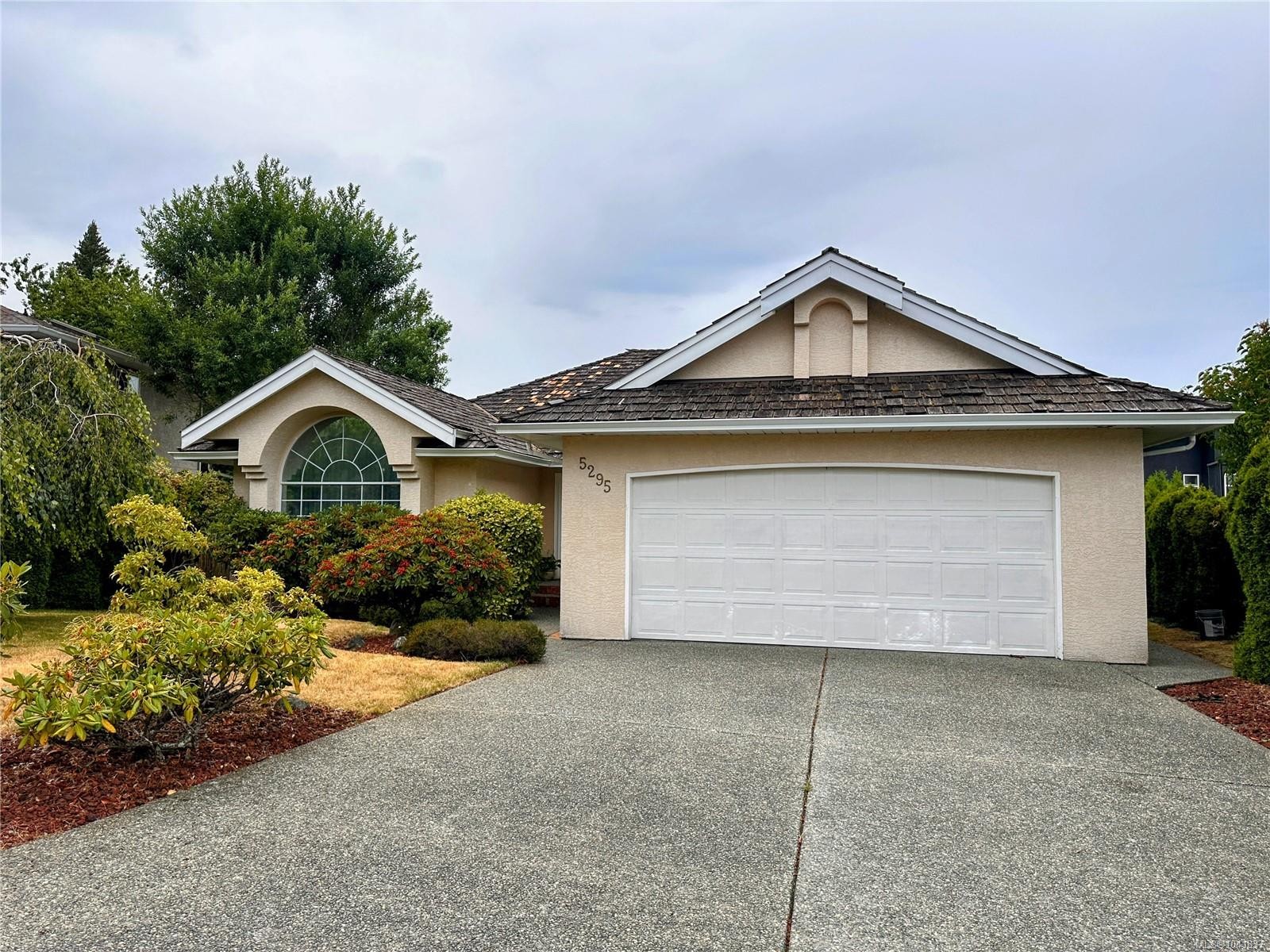 5295 Crestview Dr, Nanaimo, BC