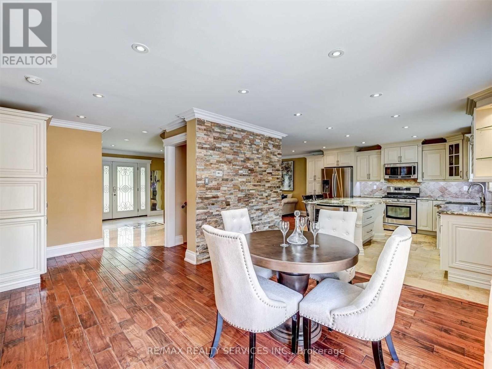 1570 Tipperary Court, Mississauga, ON