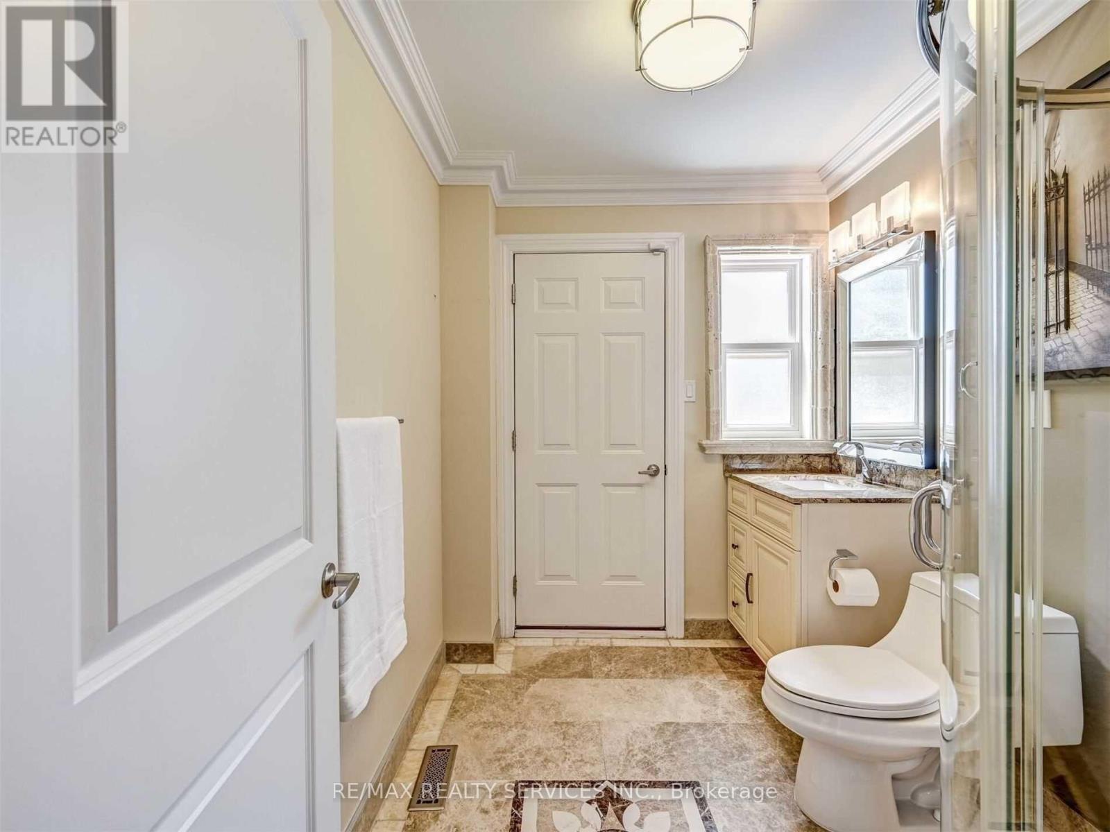 1570 Tipperary Court, Mississauga, ON