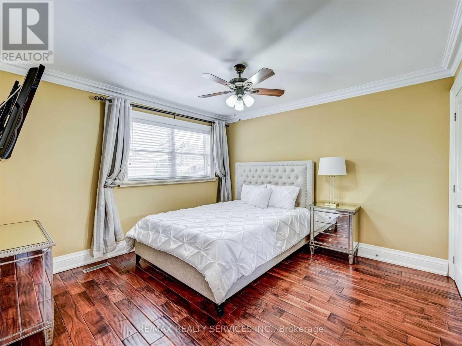 1570 Tipperary Court, Mississauga, ON