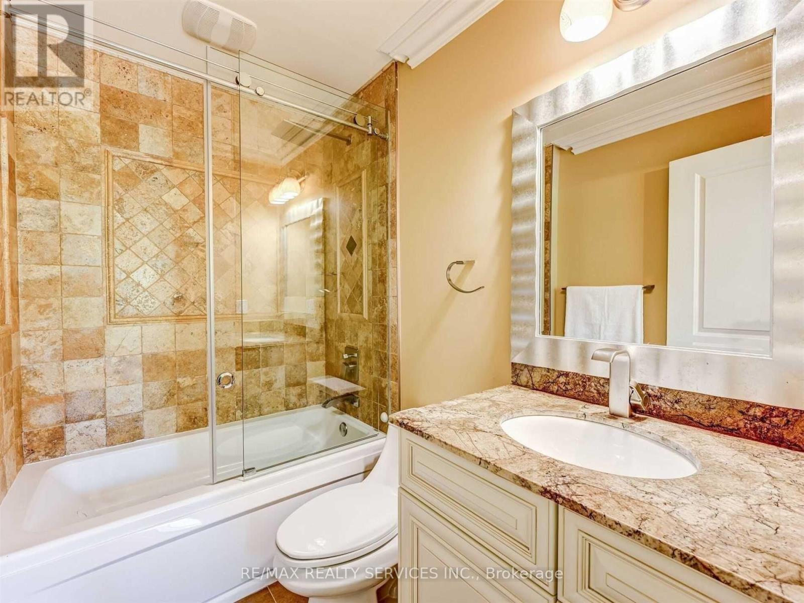 1570 Tipperary Court, Mississauga, ON